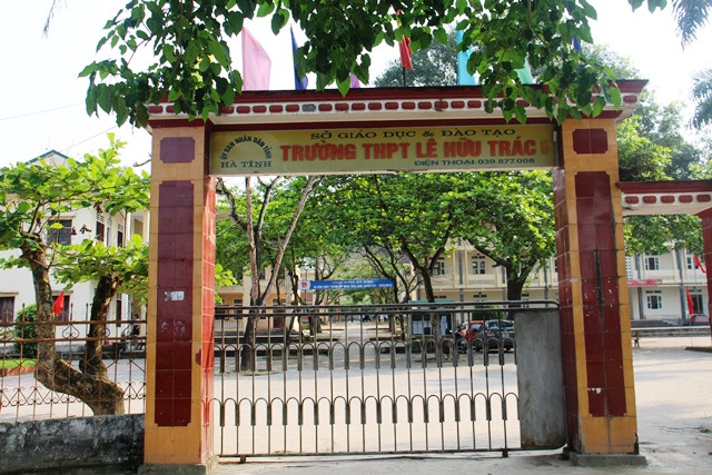 Tại điểm thi Trường THPT Lê Hữu Trác.