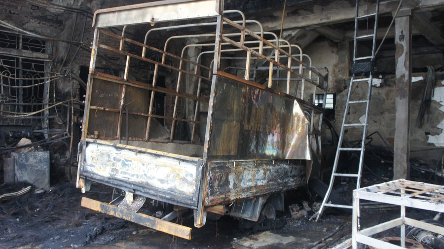 Xe ô tô bị thiêu trụi Xe ô tô bị thiêu trụi