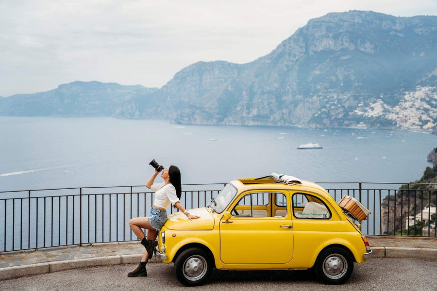 Du khách có thể tới vùng biển Amalfi. Du khách có thể tới vùng biển Amalfi.