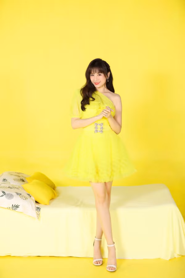 Tuy nhiên, đến ngày quay chính thức, cô lại gặp nhiều sự cố không mong muốn, bị áp lực, đành phải bố trí lại thời gian dù lúc đó, lịch làm việc của cô rất dày.