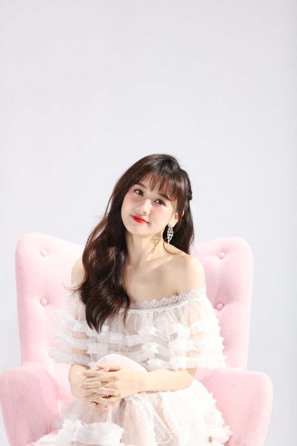 Song song với dự án âm nhạc, Hari Won vẫn tiếp tục thực hiện các dự án cá nhân sẽ lần lượt ra mắt trong năm nay. Song song với dự án âm nhạc, Hari Won vẫn tiếp tục thực hiện các dự án cá nhân sẽ lần lượt ra mắt trong năm nay.