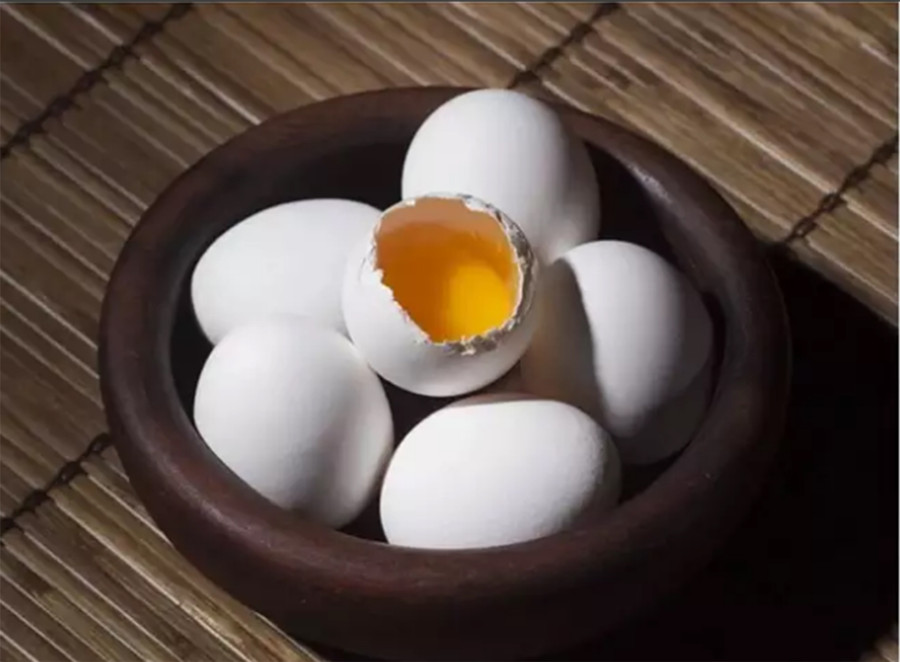 Trứng trông như mới không có nghĩa là chúng còn tươi. (Ảnh: ITN).