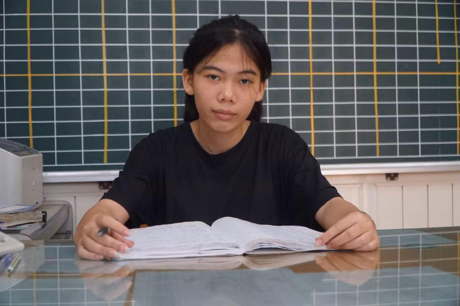 Lò Thị Thảo quyết tâm đậu đại học để thay đổi tương lai. (Ảnh: NT).