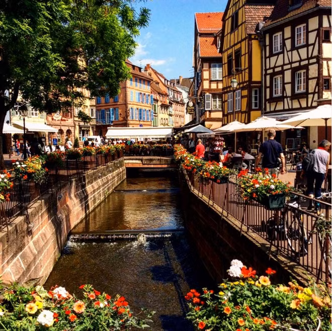 Nín thở ngắm nhìn những con phố đẹp nhất trên thế giới - Ảnh 12.