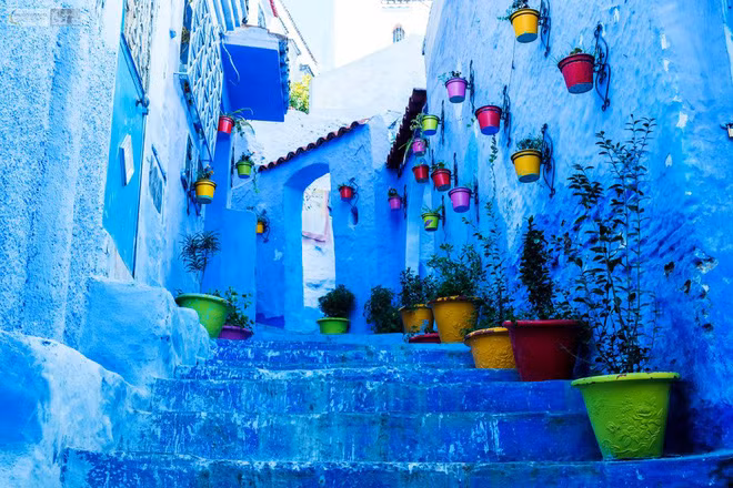 Nín thở ngắm nhìn những con phố đẹp nhất trên thế giới - Ảnh 2.