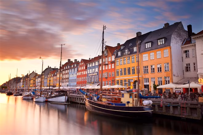 Nín thở ngắm nhìn những con phố đẹp nhất trên thế giới - Ảnh 6.