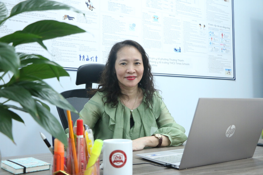 Cô Nông Thúy Hòa – Hiệu trưởng Trường THCS Times School, Long Biên, Hà Nội.