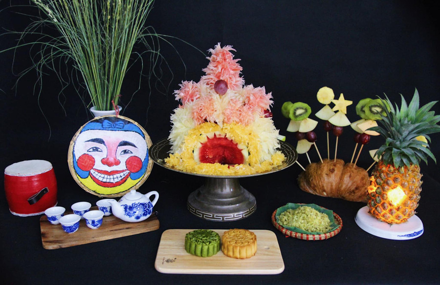 Tạo hình chú chó bằng bưởi cho mâm cỗ Trung thu quá quen thuộc rồi, năm nay chị Hà Trang "đổi gió" làm đầu lân bằng bưởi cho trọn vẹn không khí trăng rằm. Tạo hình chú chó bằng bưởi cho mâm cỗ Trung thu quá quen thuộc rồi, năm nay chị Hà Trang "đổi gió" làm đầu lân bằng bưởi cho trọn vẹn không khí trăng rằm.