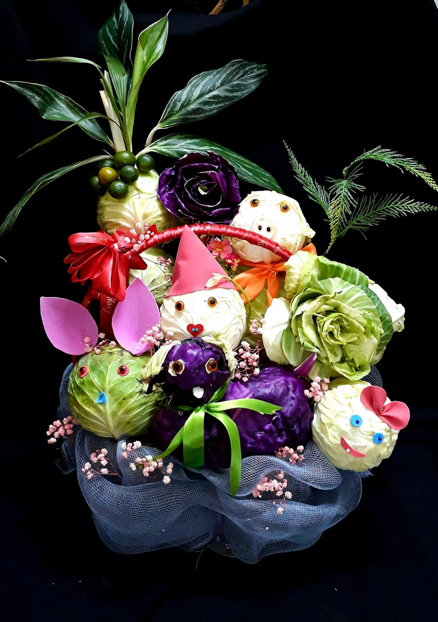 Mâm ngũ quả bằng rau củ quả lạ mắt . Ảnh Phùng Hà. Mâm ngũ quả bằng rau củ quả lạ mắt . Ảnh Phùng Hà.