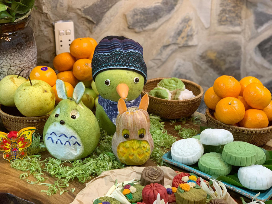 Rất nhiều loại hoa quả được tạo hình con vật vô cùng sinh động. Ảnh:Ngô Hạnh Vân. Rất nhiều loại hoa quả được tạo hình con vật vô cùng sinh động. Ảnh:Ngô Hạnh Vân.