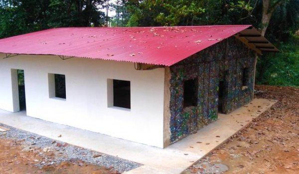 Bạn sẽ ngạc nhiên khi biết những ngôi nhà ở đây được dựng lên từ vật liệu gì ảnh 1 Bạn sẽ ngạc nhiên khi biết những ngôi nhà ở đây được dựng lên từ vật liệu gì ảnh 1