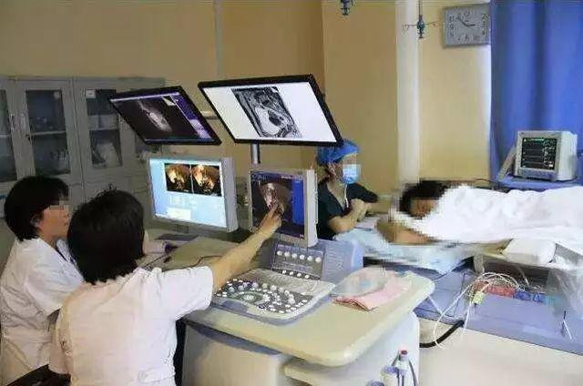 Giật mình kiểu mặc quần áo khiến bé gái 6 tuổi mắc bệnh phụ khoa