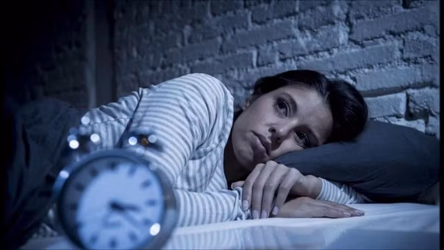 Nếu bạn không muốn sức khỏe ngày càng lao dốc, hãy từ bỏ những thói quen này càng nhanh càng tốt - Ảnh 3.