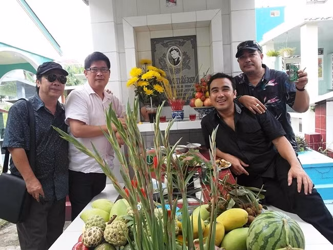 cuoc song cua sao viet tu dai gia o biet thu, co hang chuc xe sang den vo no hinh anh 15