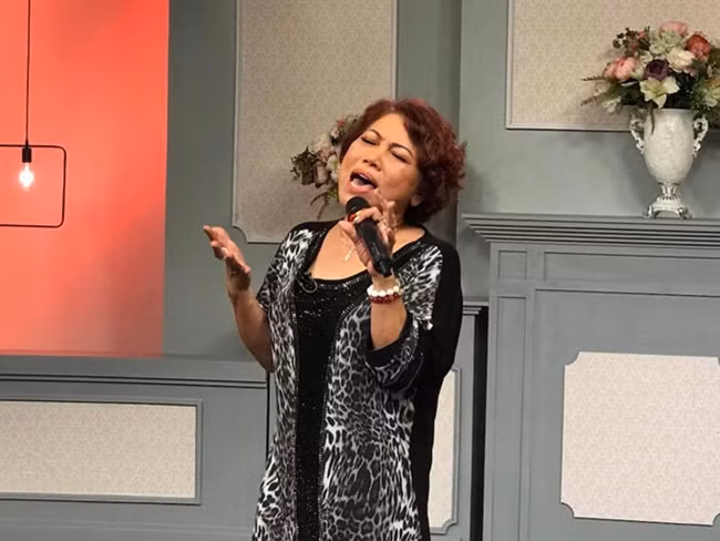 cuoc song cua sao viet tu dai gia o biet thu, co hang chuc xe sang den vo no hinh anh 22