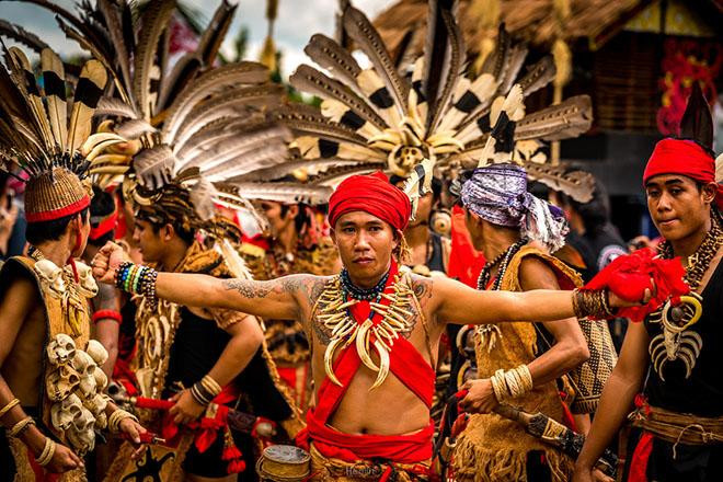 Kinh ngạc ghé thăm bộ tộc giống hệt người Việt cổ ở Indonesia ảnh 13 kinh ngac ghe tham bo toc giong het nguoi viet co o indonesia - 13
