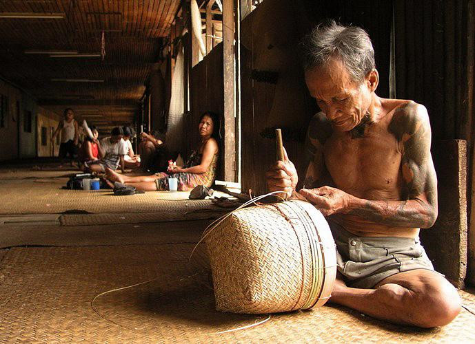 Kinh ngạc ghé thăm bộ tộc giống hệt người Việt cổ ở Indonesia ảnh 5 kinh ngac ghe tham bo toc giong het nguoi viet co o indonesia - 5