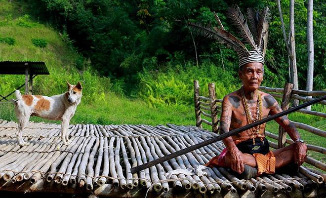 Kinh ngạc ghé thăm bộ tộc giống hệt người Việt cổ ở Indonesia ảnh 6 kinh ngac ghe tham bo toc giong het nguoi viet co o indonesia - 6