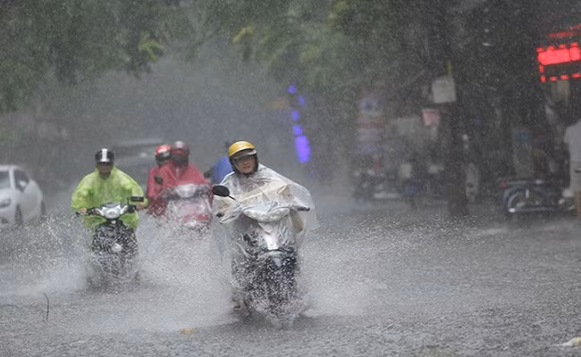 Thời tiết hôm nay mưa dông nhiều nơi trên cả nước