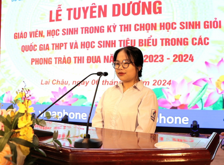 Em Lê Thị Thảo phát biểu tại Lễ tuyên dương. Em Lê Thị Thảo phát biểu tại Lễ tuyên dương.