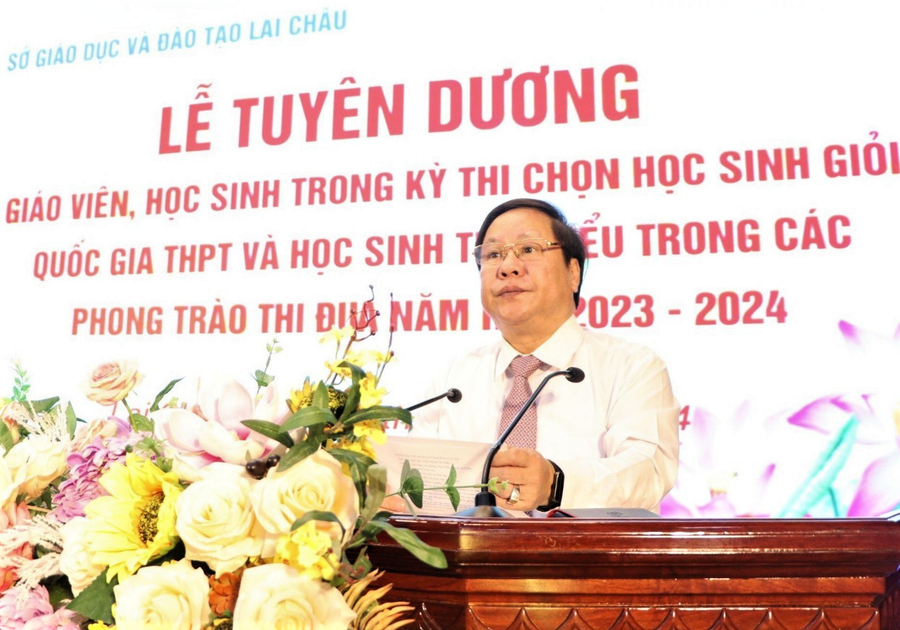 Ông Tống Thanh Hải - Phó Chủ tịch Thường trực UBND tỉnh Lai Châu phát biểu tại Lễ tuyên dương. Ông Tống Thanh Hải - Phó Chủ tịch Thường trực UBND tỉnh Lai Châu phát biểu tại Lễ tuyên dương.