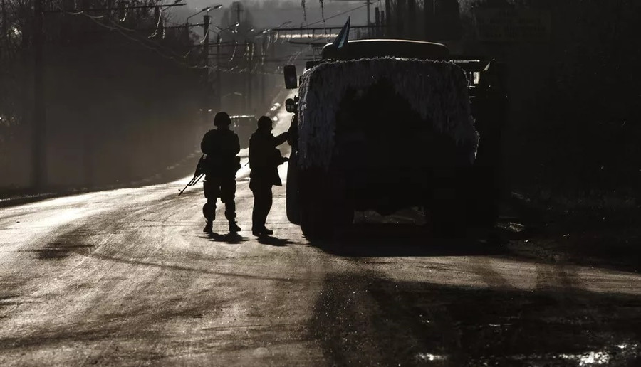 Quân đội Ukraine tại một điểm chốt ở ngoại ô thành phố Artemovsk