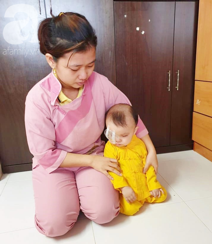 Bé trai 15 tháng tuổi có nguy cơ mù vĩnh viễn, người mẹ trẻ khóc cạn nước mắt đi tìm ánh sáng cho con - Ảnh 5. Bé trai 15 tháng tuổi có nguy cơ mù vĩnh viễn, người mẹ trẻ khóc cạn nước mắt đi tìm ánh sáng cho con - Ảnh 5.