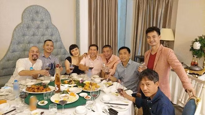 "ong tich" trung hieu lay vo xinh kem 19 tuoi, dai khach toan mon an nghe da thay kieu sa! - 6