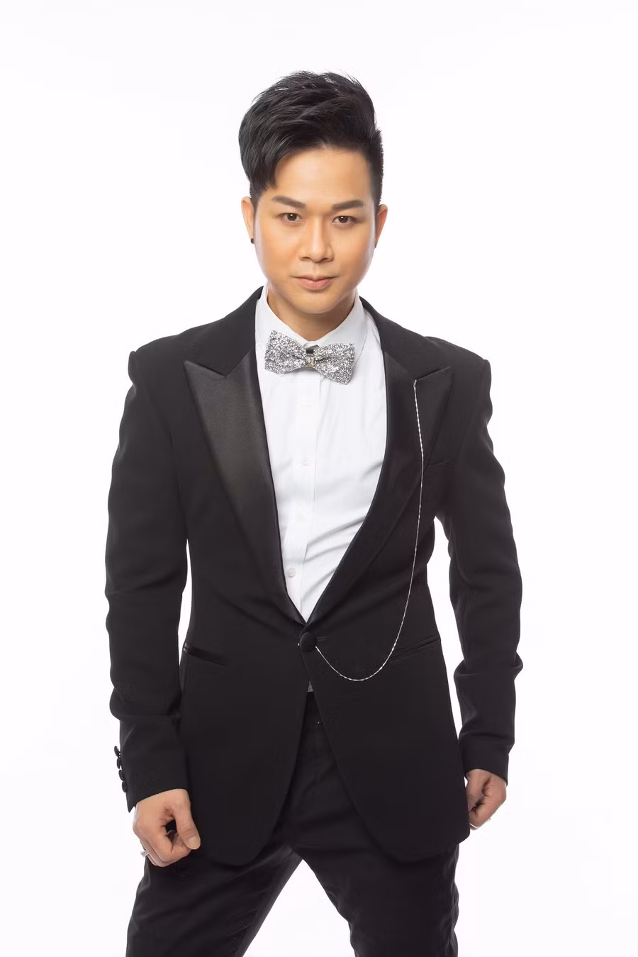 Con trai nuôi Ngọc Sơn nhận cát xê 1 tỷ đồng khi đi hát tiệc