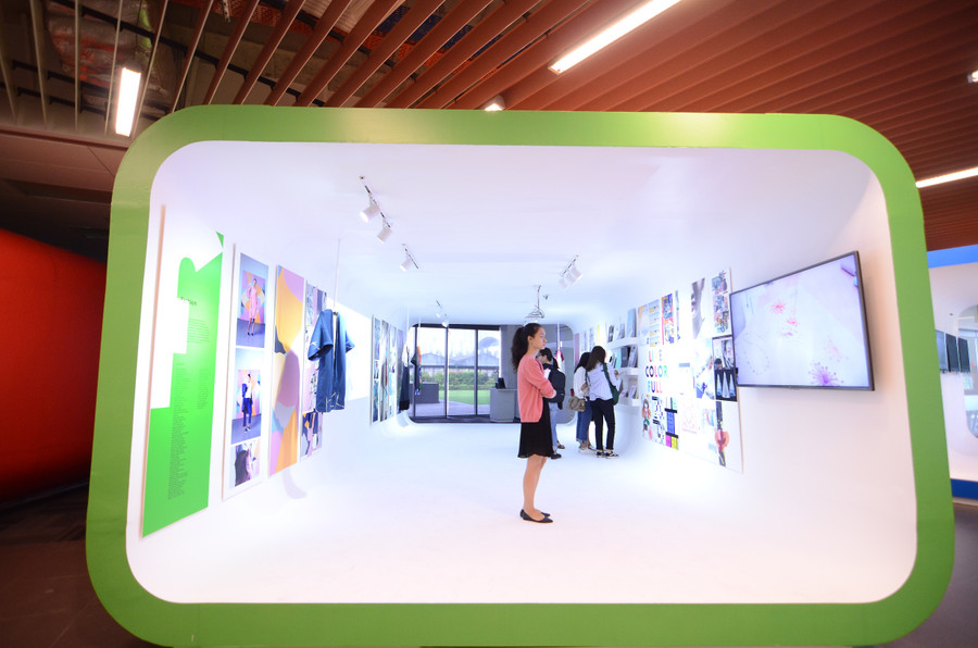 Triển lãm sáng tạo trong không gian hình hộp độc đáo Triển lãm sáng tạo trong không gian hình hộp độc đáo