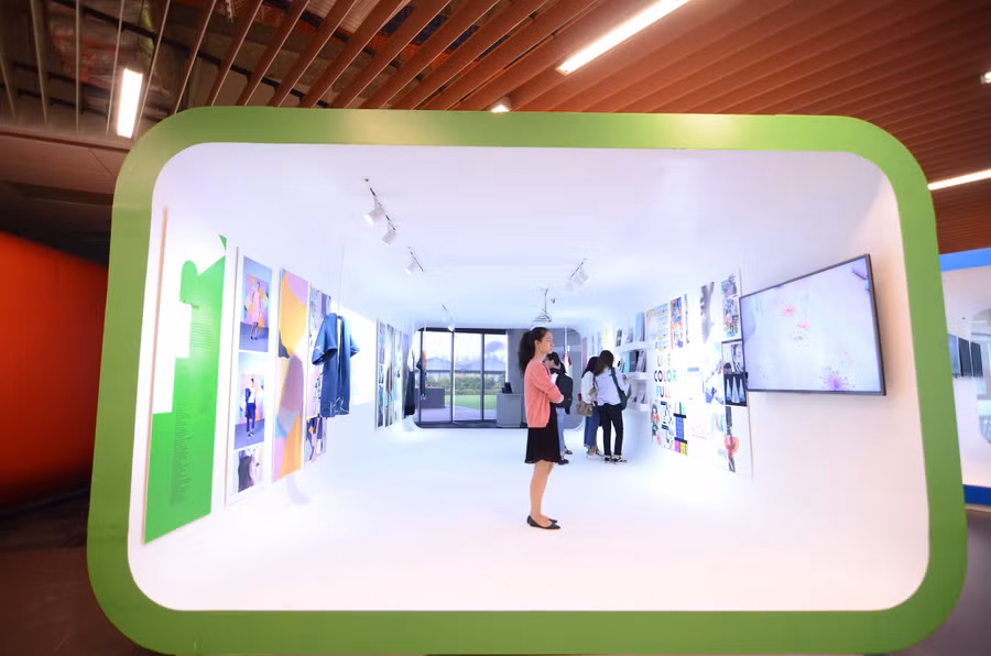 Triển lãm sáng tạo trong không gian hình hộp độc đáo Triển lãm sáng tạo trong không gian hình hộp độc đáo