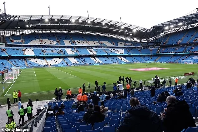 Các ông chủ dầu mỏ tiếp tục rót vốn cho Man CIty.