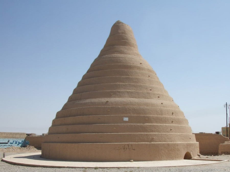 Yakhchāl vẫn còn tồn tại đến ngày nay ở Yazd, Iran