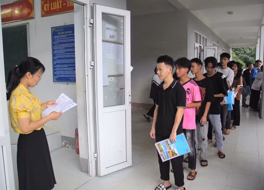 Thí sinh dự thi tốt nghiệp THPT ở Lai Châu.