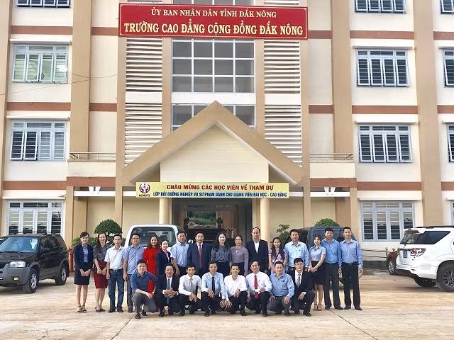 Sau 15 năm thành lập tỉnh, Trường Cao đẳng Cộng đồng Đắk Nông đã được thành lập, giữ vai trò đào tạo nhân lực chất lượng, có tay nghề cho tỉnh