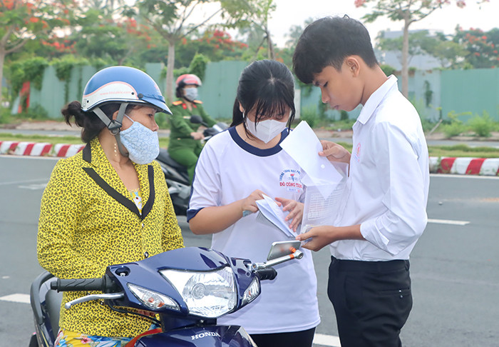 Đồng Tháp có hơn 16.500 thí sinh tham gia kỳ thi tốt nghiệp THPT năm 2024. Đồng Tháp có hơn 16.500 thí sinh tham gia kỳ thi tốt nghiệp THPT năm 2024.