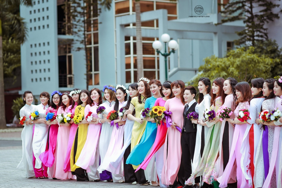 Hiện nay, việc quá đầu tư cho ảnh kỷ yếu cũng đang là một vấn đề cần quan tâm điều chỉnh. Hiện nay, việc quá đầu tư cho ảnh kỷ yếu cũng đang là một vấn đề cần quan tâm điều chỉnh.