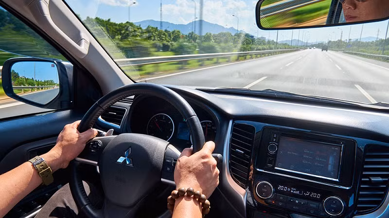 Sử dụng điều hòa ô tô cần lưu ý một số thao tác cơ bản để tránh sốc nhiệt (Ảnh minh họa)