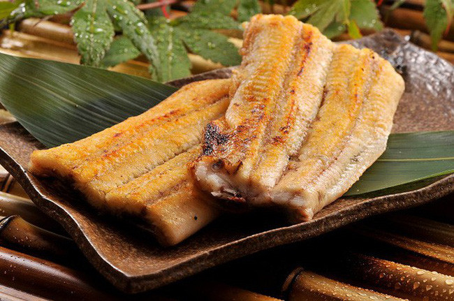 Ăn lươn tuy ngon và rất bổ nhưng nhất định không được bỏ qua những lưu ý này nếu không muốn mắc bệnh - Ảnh 2. Ăn lươn tuy ngon và rất bổ nhưng nhất định không được bỏ qua những lưu ý này nếu không muốn mắc bệnh - Ảnh 2.