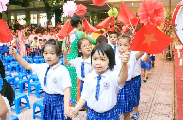 Ngày khai giảng cần mang đến đầy đủ ý nghĩa tưng bừng của năm học mới. Trong ảnh: Ngày khai giảng tại Trường TH Quang Trung (Hoàn Kiếm, Hà Nội) năm học 2017 - 2018