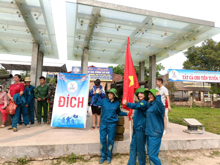 Niềm vui của các vận động viên khi về đích.