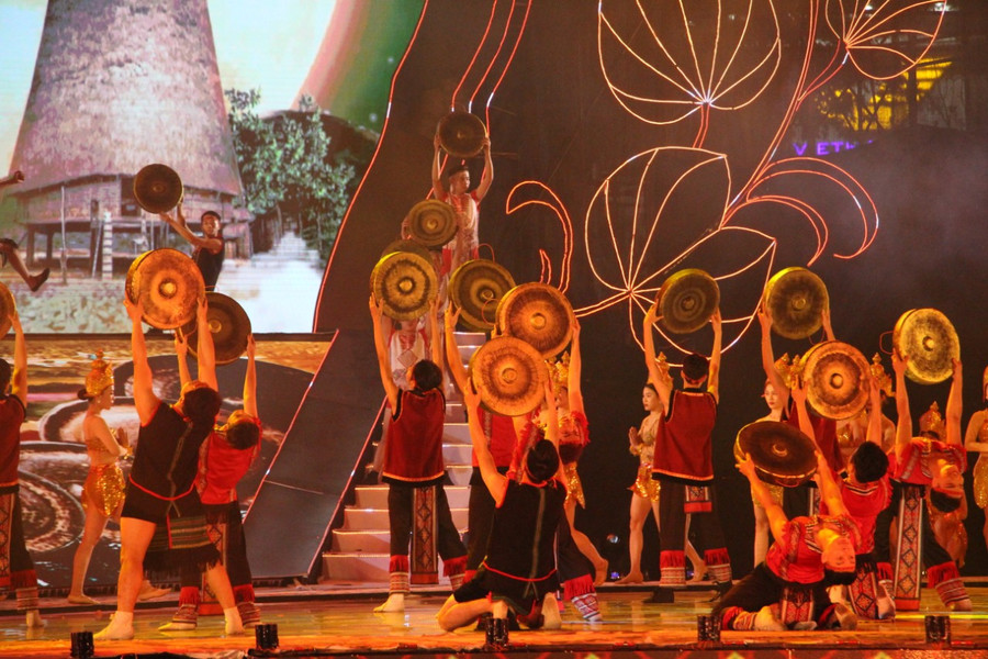 Văn hóa độc đáo các dân tộc được trình diễn tại chương trình.