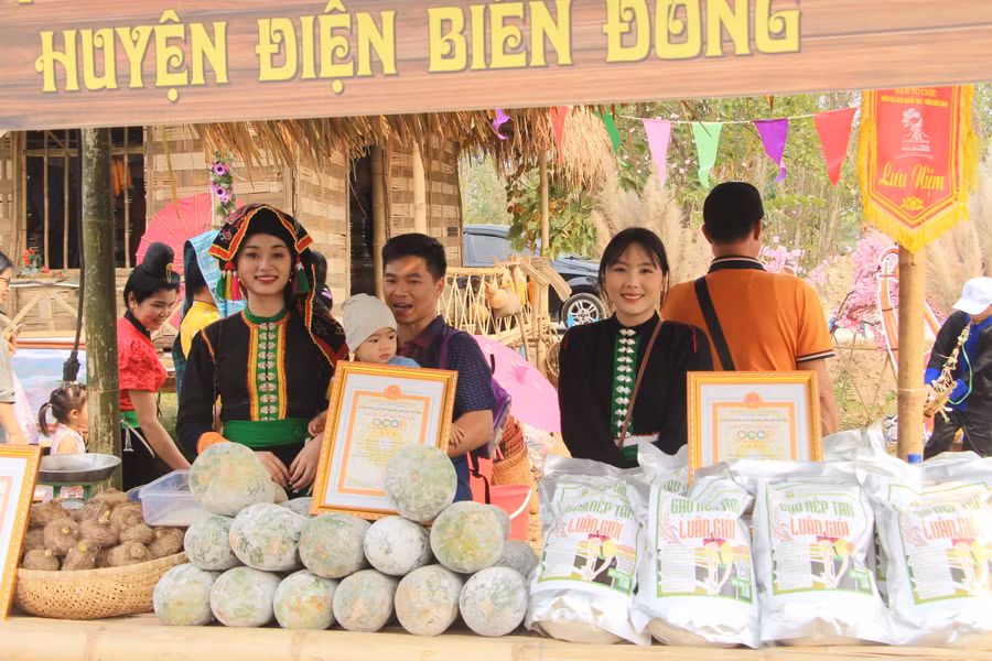 Gian trưng bày sản phẩm Ocop của huyện Điện Biên Đông, tỉnh Điện Biên.