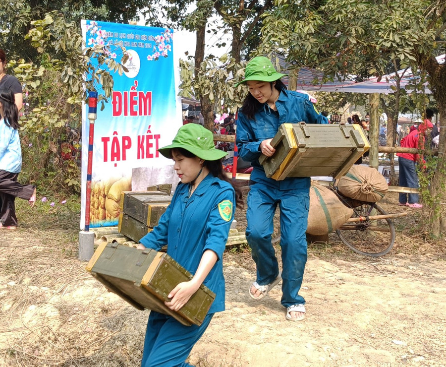 Điểm tiếp nhận hộp đạn.