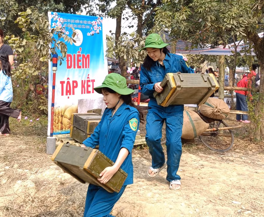 Điểm tiếp nhận hộp đạn.