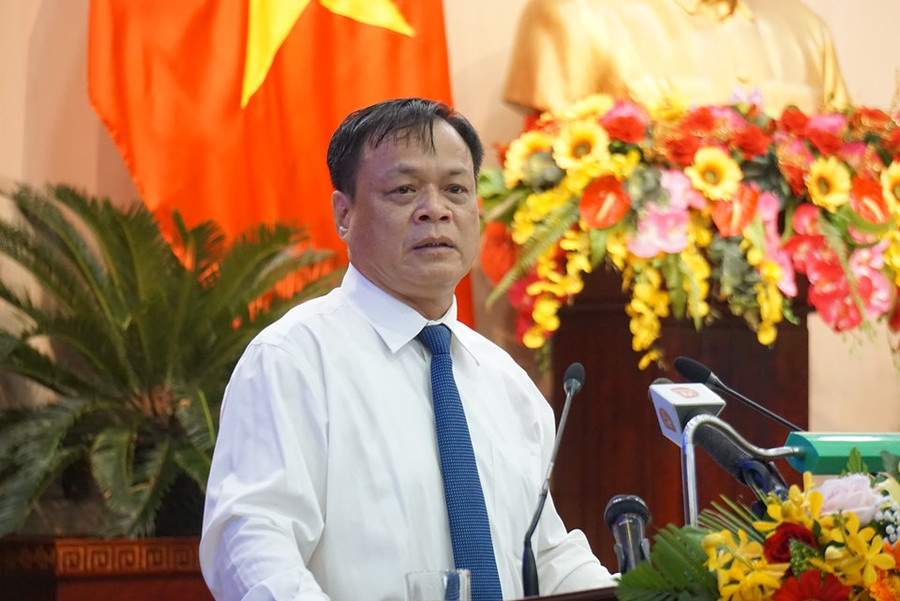 Ông Võ Ngọc Đồng, Giám đốc Sở Nội vụ TP Đà Nẵng trả lời chất vấn tại kỳ họp thứ 12 HĐND TP.