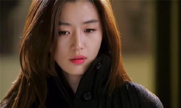 Những tưởng chồng chỉ vui miệng hỏi, ai ngờ sau ngày hôm đấy, chồng tôi liên tục đề nghị tôi suy nghĩ về việc ra ở riêng. (Ảnh minh họa)