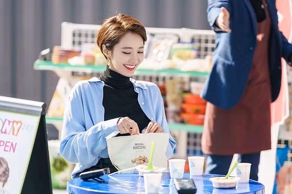 phu-nu-doc-than-luon-luon-hanh-phuc-hon-dan-ong08_1000x666