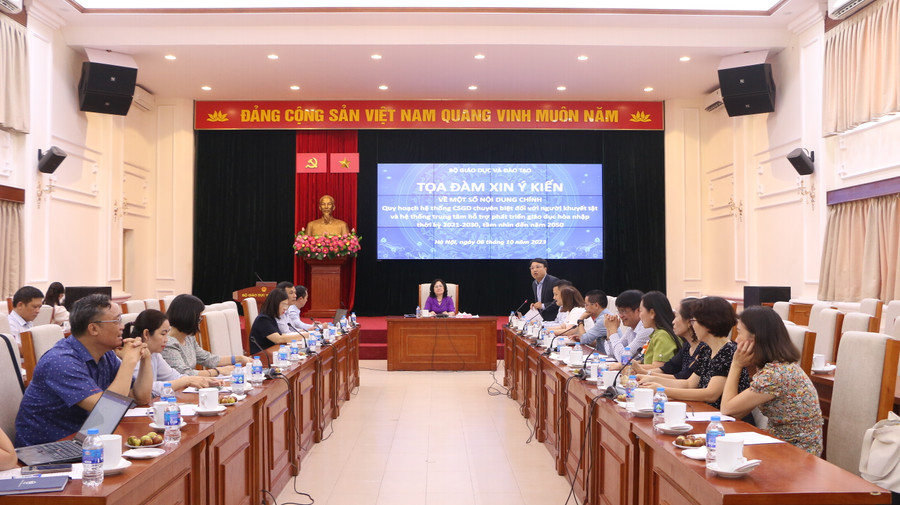 Buổi tọa đàm có sự tham gia của đông đảo chuyên gia đến từ nhiều bộ/ngành, đơn vị. Buổi tọa đàm có sự tham gia của đông đảo chuyên gia đến từ nhiều bộ/ngành, đơn vị.