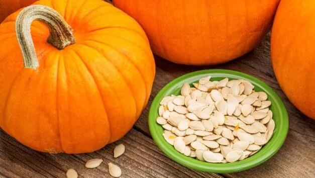 Hạt bí ngô chứa chất béo MUFA và omega-6. (Ảnh: ITN).